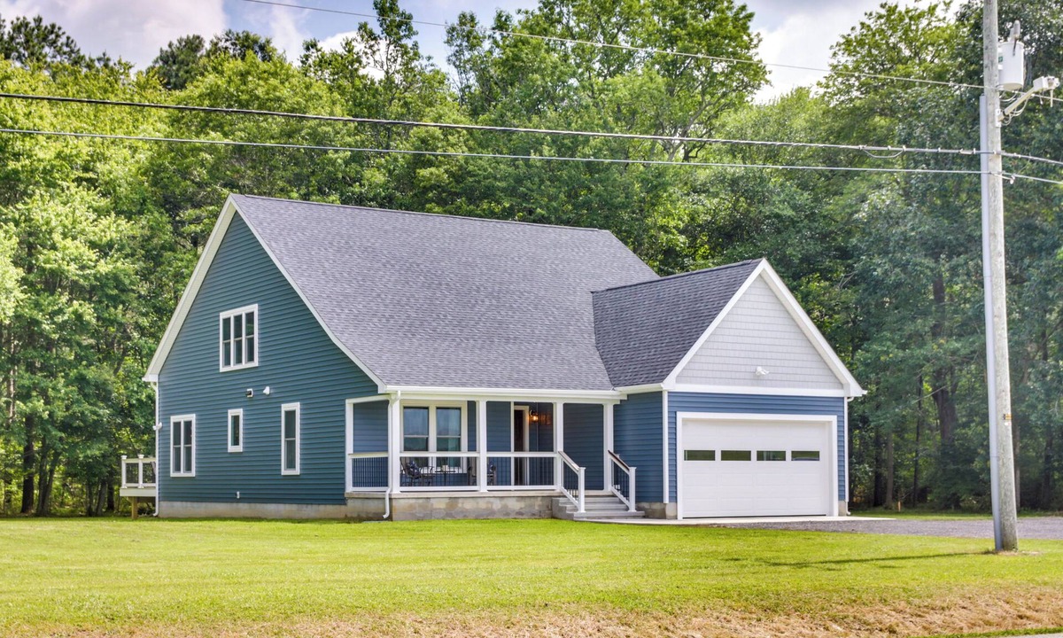 Snow Hill Cottage | Hot Tub Haven 2 Mi to Beach! ‘Christy's Cottage’