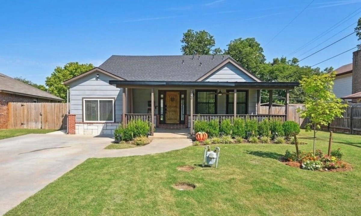 Bixby House | Hot Tub Hideaway