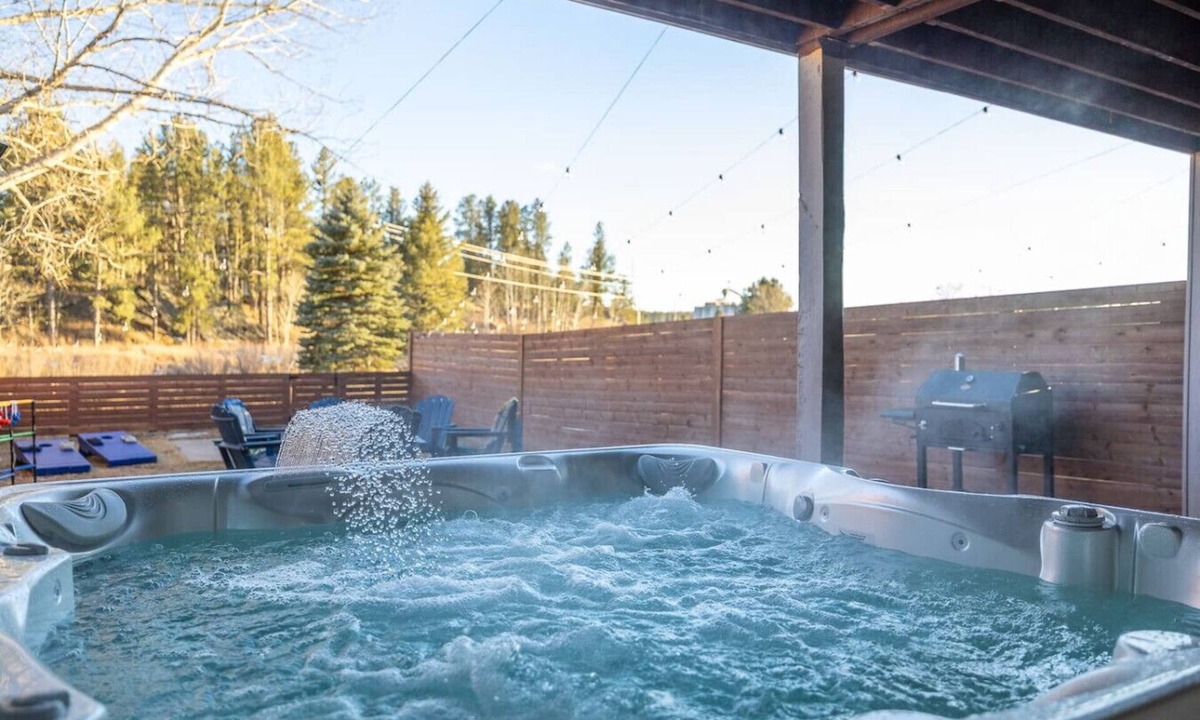 Custer Villa | Hot Tub Hideout | Private + Downtown Access