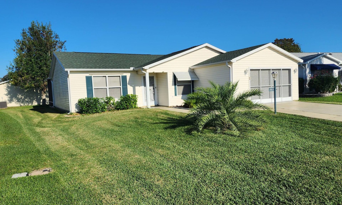 Santo Domingo House | Hot Tub House Escape – 3BR in The Villages at Special Rates