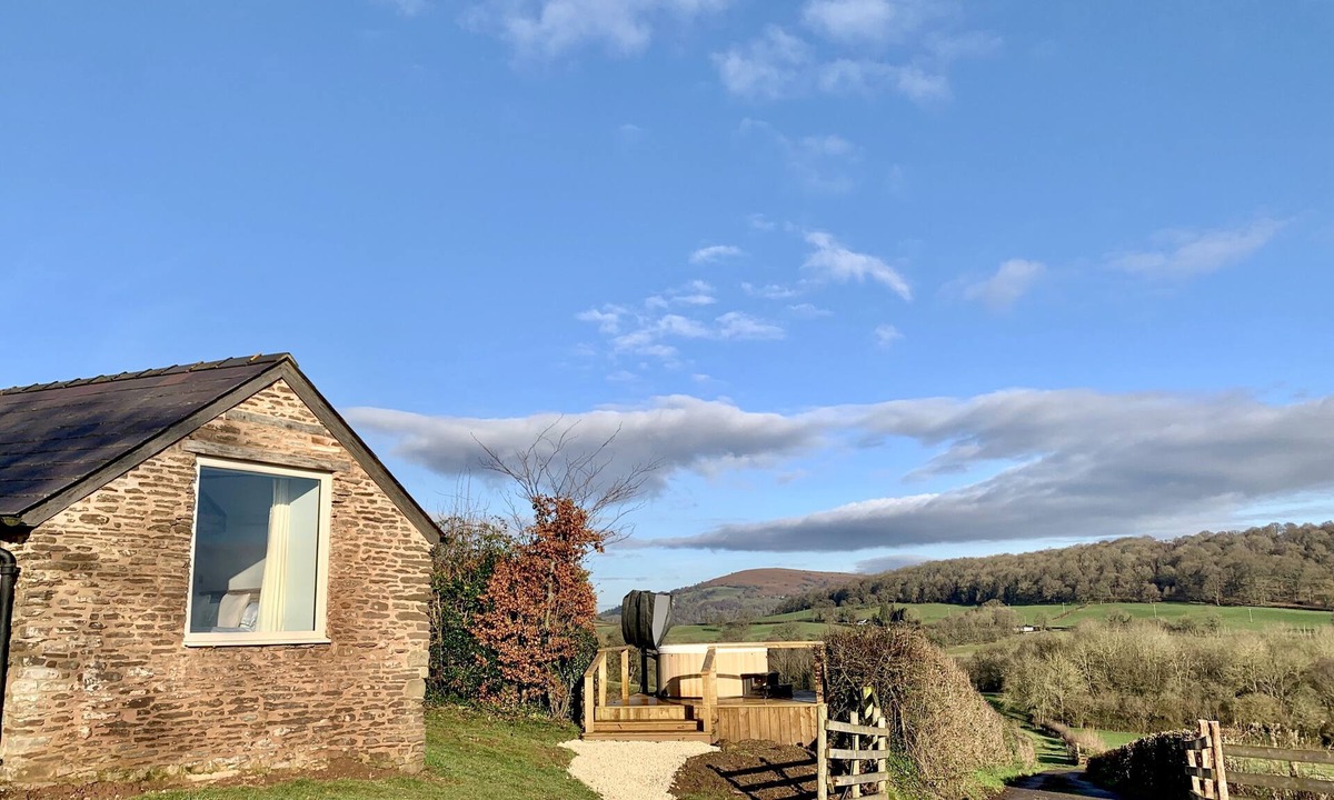 Abergavenny House | Hot Tub in The Stables