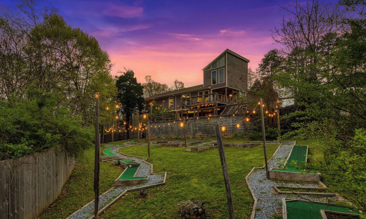 Kodak House | Hot Tub & Mini Golf: Mtn-View Haven in Kodak!