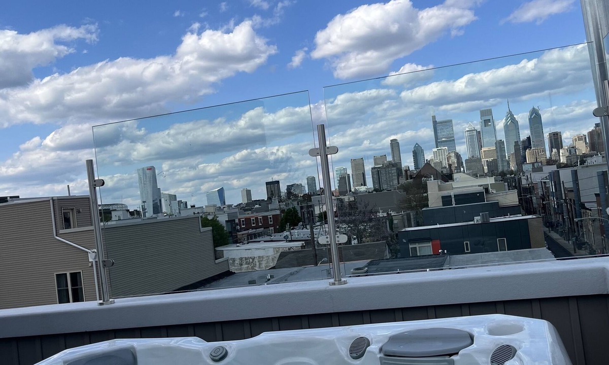 Newbold House | Hot Tub on Roofdeck