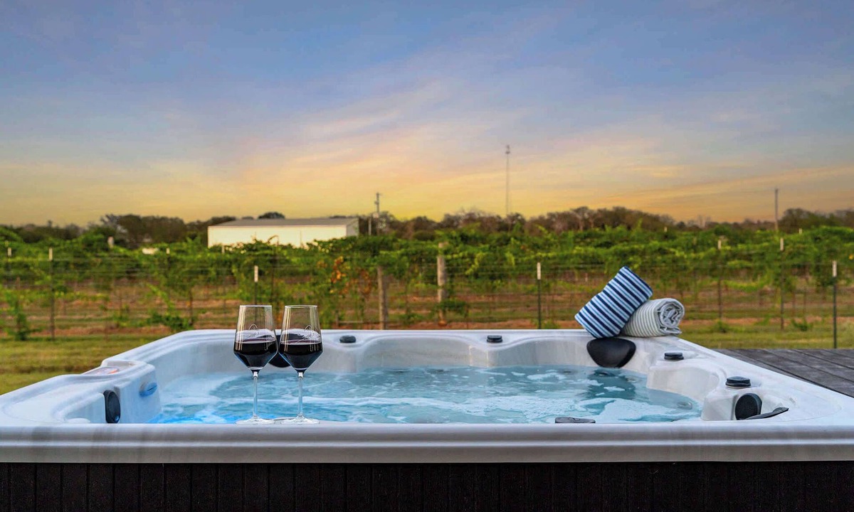 Fredericksburg House | Hot Tub, Pet friendly, 290 Wine Trail, Fire pit