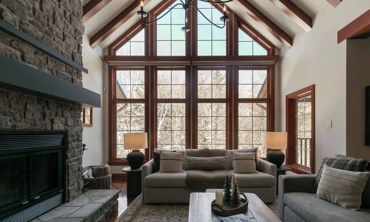Mont-Tremblant Ski Chalet | HOT TUB - Ping-Pong - BBQ Terrace - Free Shuttle