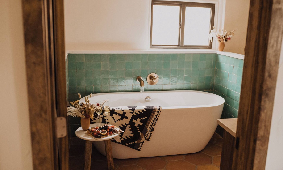 Old Town Apartment | Hot Tub + Pool! Coyote Suite at The Desert Compass in Old Town