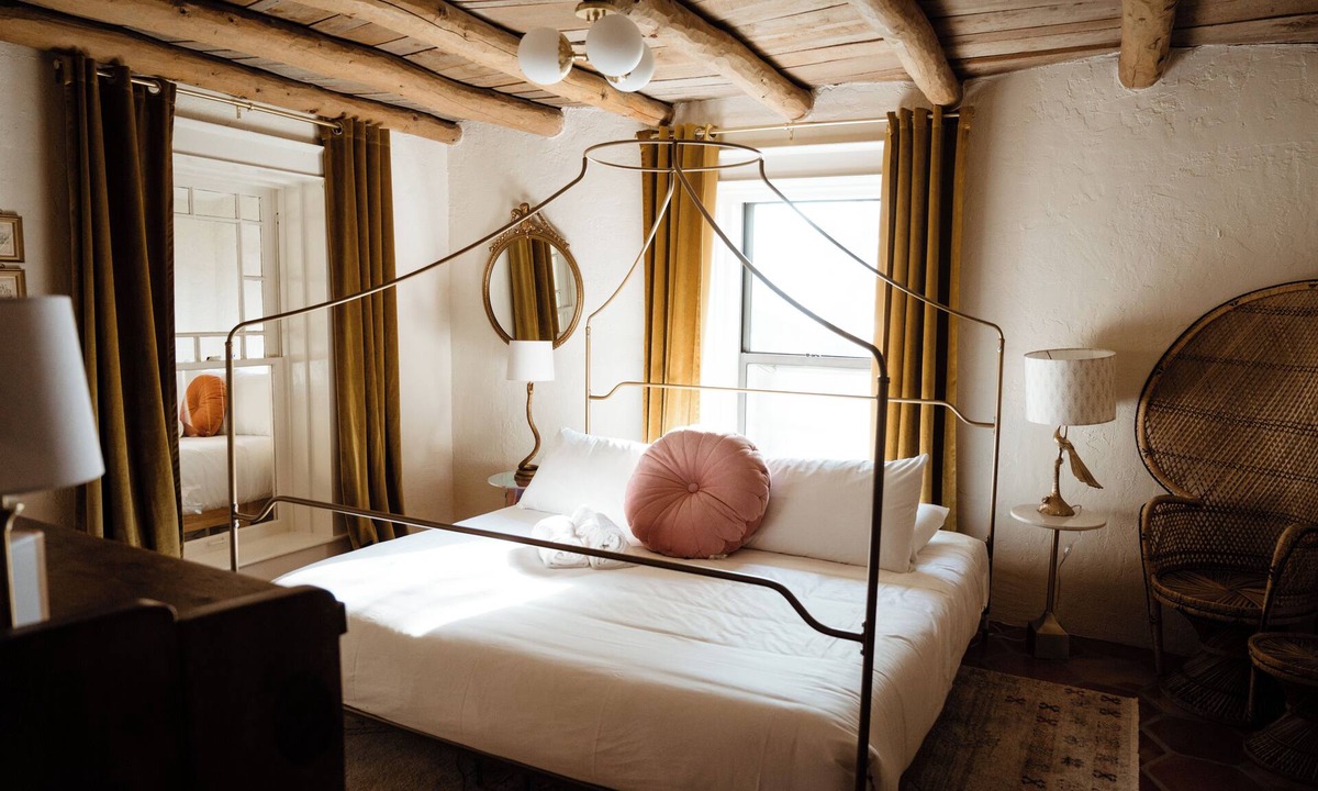 Old Town House | Hot Tub + Pool! Luna Suite at The Desert Compass