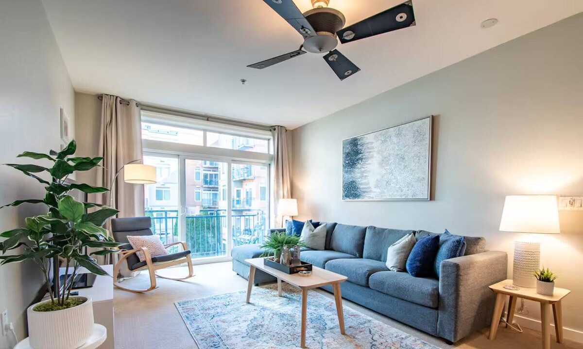 Belltown Condo | Hot-Tub, Pool, Sauna, Reserved Parking, Condo