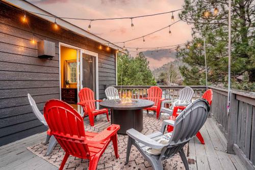 Mountain View District House | Hot Tub - Pool Table - Deck with Pilot Butte Views