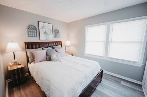 Lexington House | Hot Tub, Pool table, Sleeps 10
