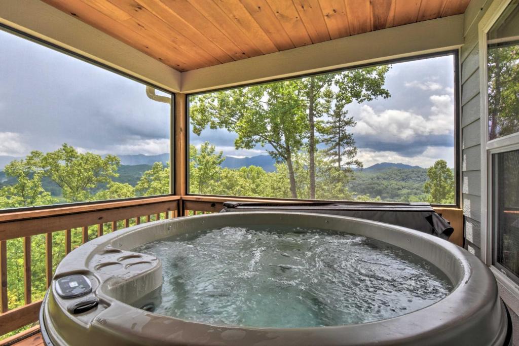 Marble House | Hot Tub Relaxation and Mtn View Sky Blue Overlook