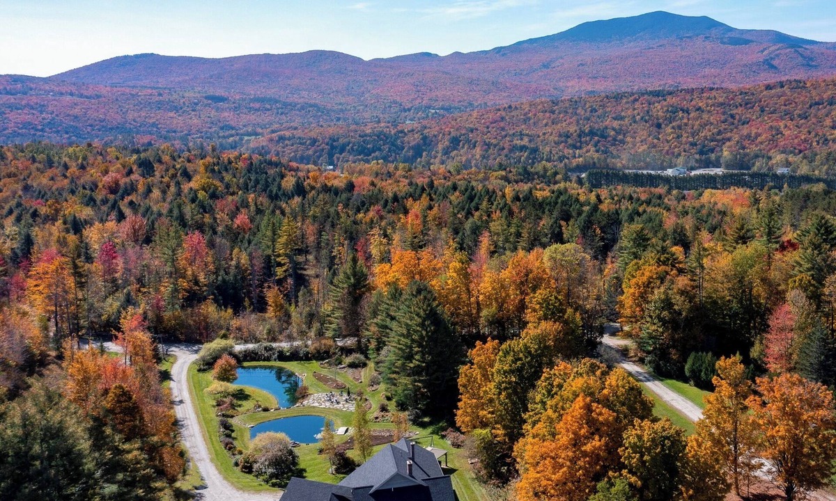 Johnson House | Hot tub, sauna, arcade, 18 acres