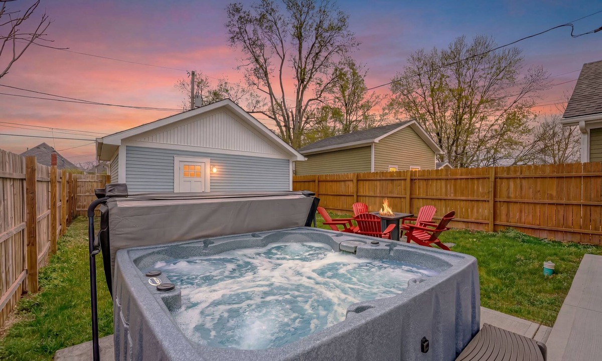 Fountain Square House | Hot Tub~Spa Shower~BBQ~Fire Pit~Near DT