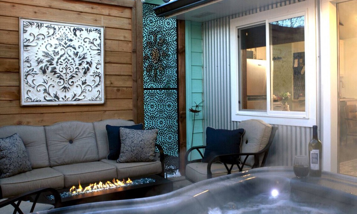 Loveland Condo | Hot Tub Studio! Sparkling Clean, Close to Oldtown.