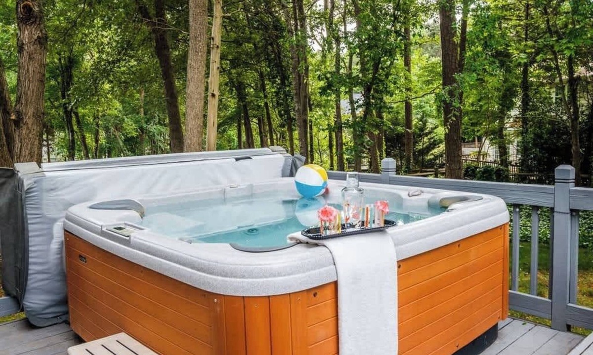 Matthews House | Hot Tub - Suburban - Comfy