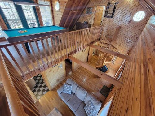 Stanton House | Hot Tub WiFi & Pool Table - Mountain Rose