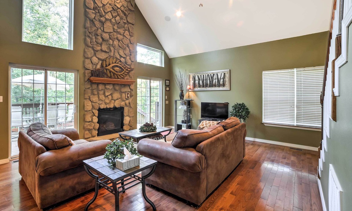 Blue Eye Cottage | Hot Tub & Wooded Views: Lakefront Blue Eye Cottage