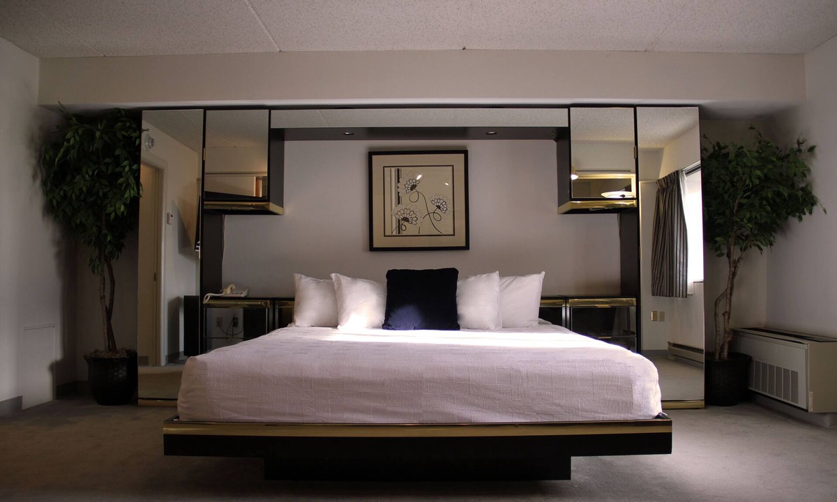 Halfway Hotel | Hotel 620