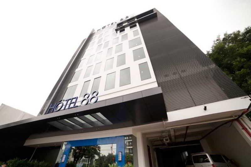 Surabaya Hotel | Hotel 88 Embong Malang