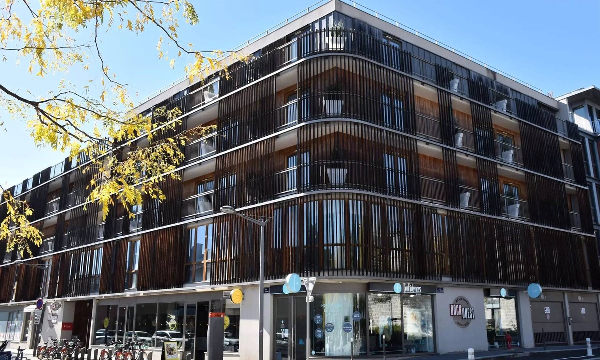 9th Arrondissement Apartment | Hotel Adonis Lyon Dock West - Superior Double Room