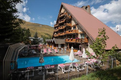 Mont-de-Lans Hotel | Hotel Adret