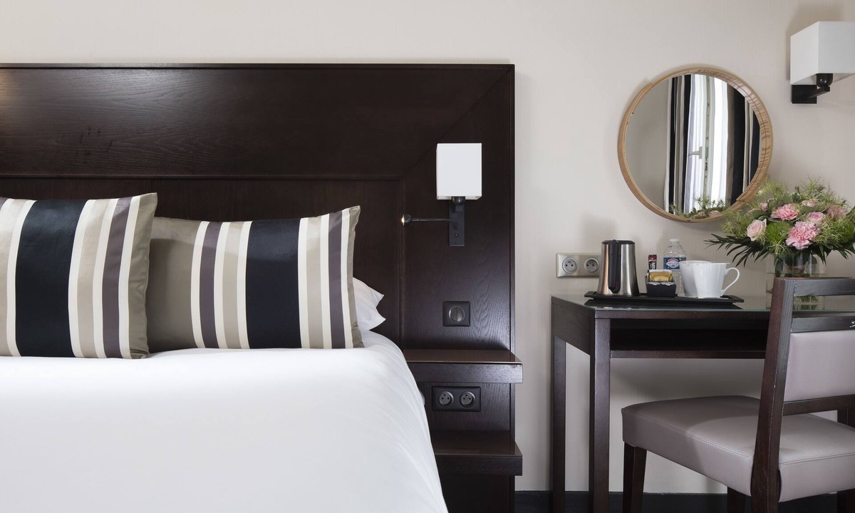 Saint-Vincent-de-Paul Hotel | Hotel Albert 1er Paris Lafayette