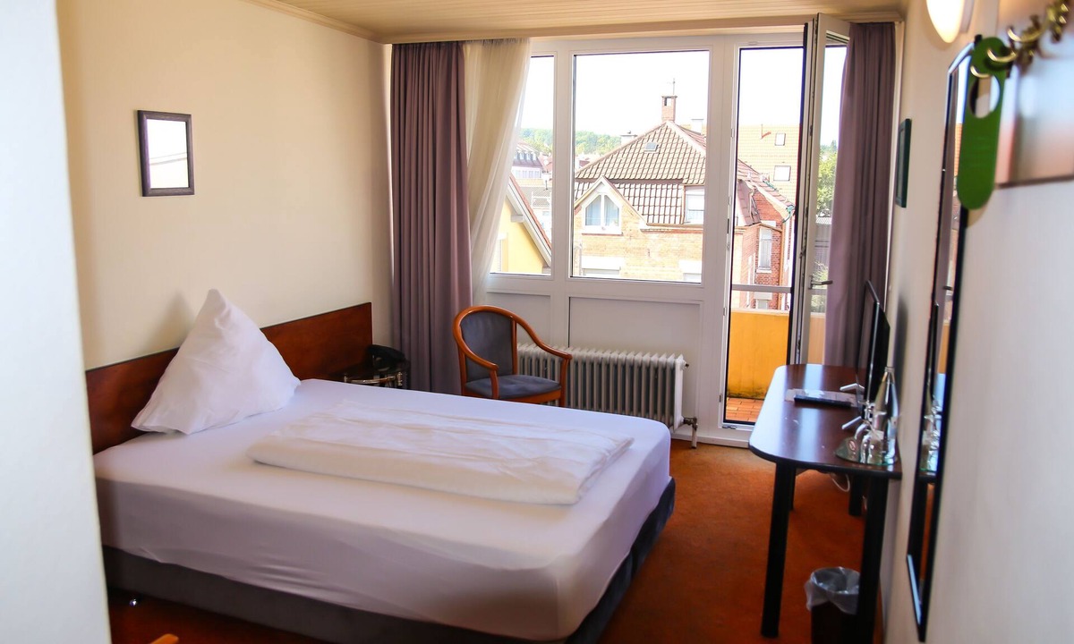 Feuerbach-Mitte Hotel | Hotel Alpha
