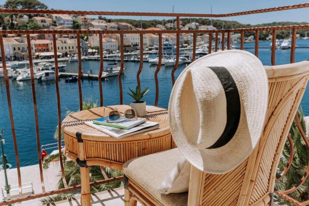 Cove Murtar Hotel | Hotel Apoksiomen