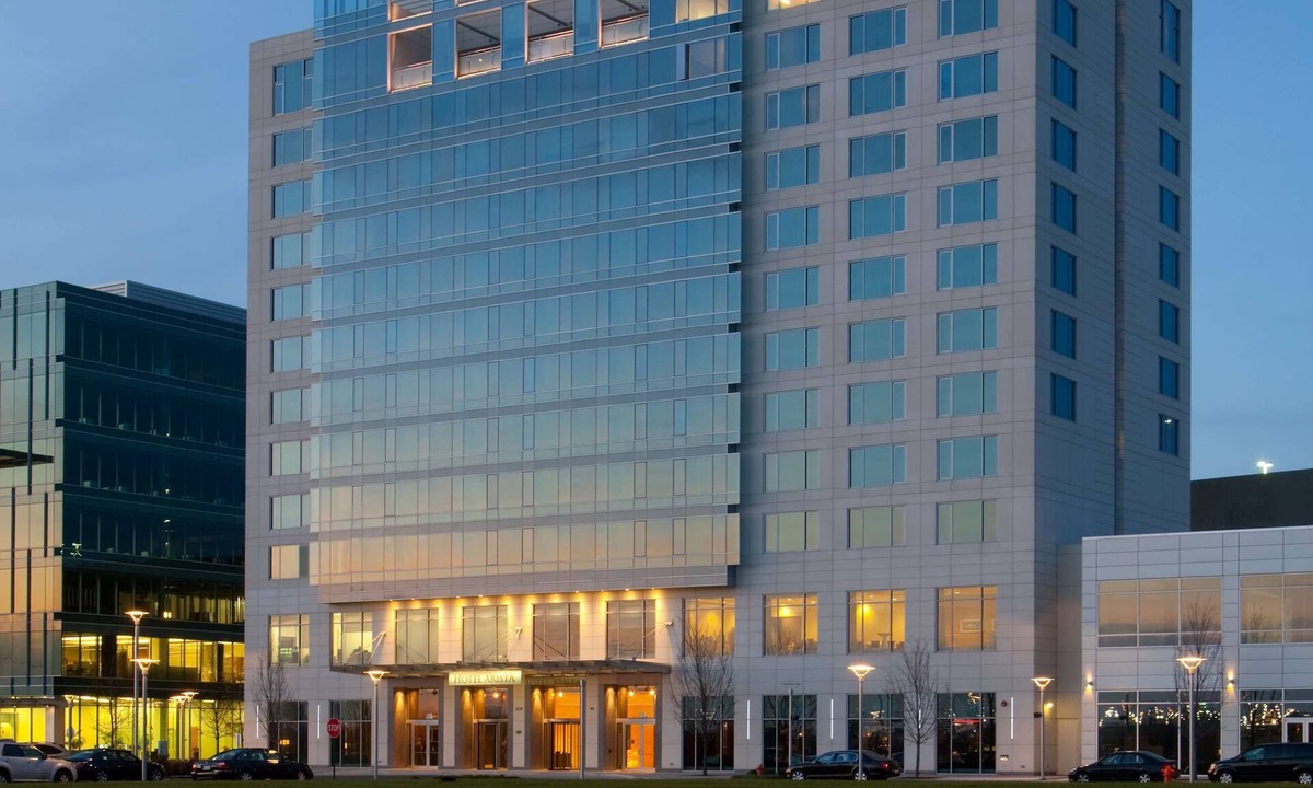 Naperville Hotel | Hotel Arista