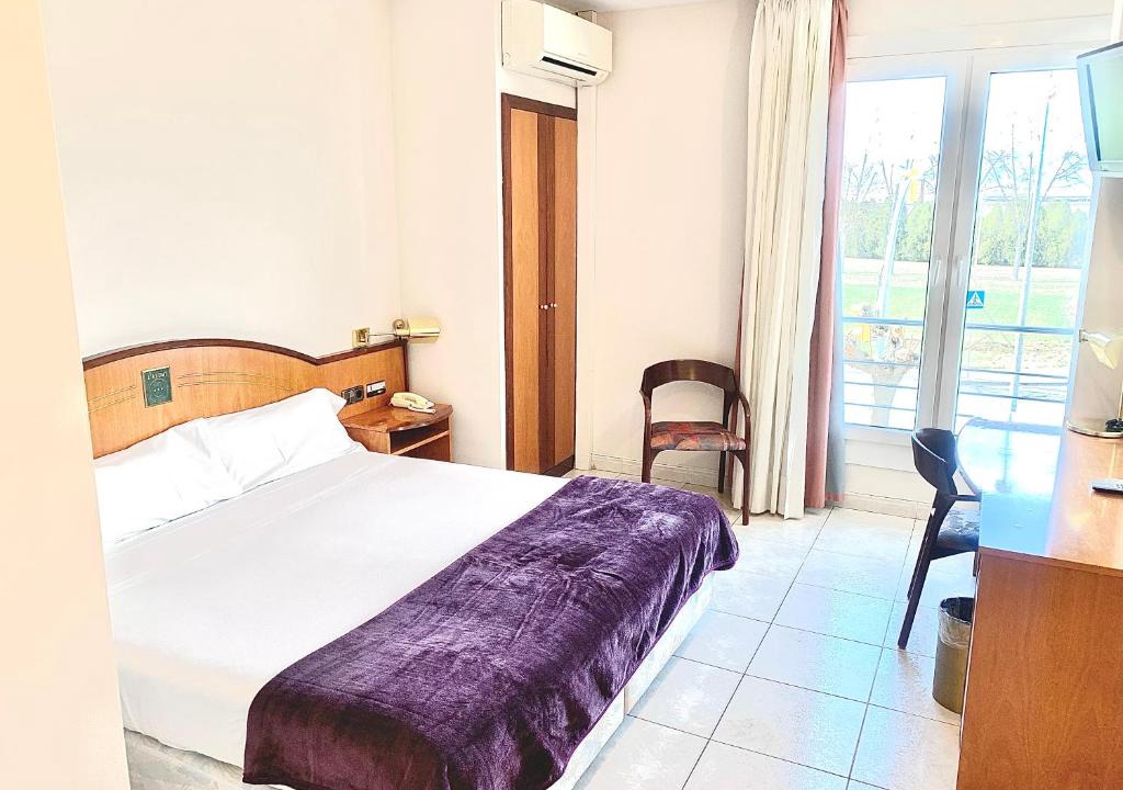 Santa Eugenia de Berga Hotel | Hotel Arumí