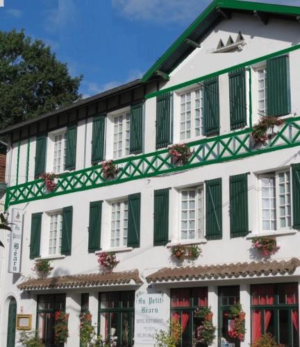 Salies-de-Bearn Hotel | Hotel Au Petit Béarn