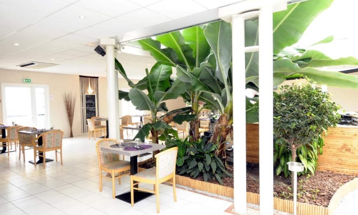 Lorris Hotel | Hotel Au Sauvage