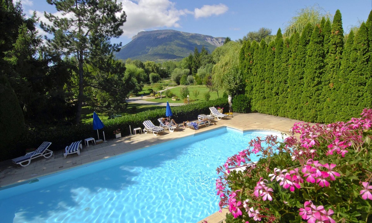 La Freissinouse Hotel | Hotel Azur