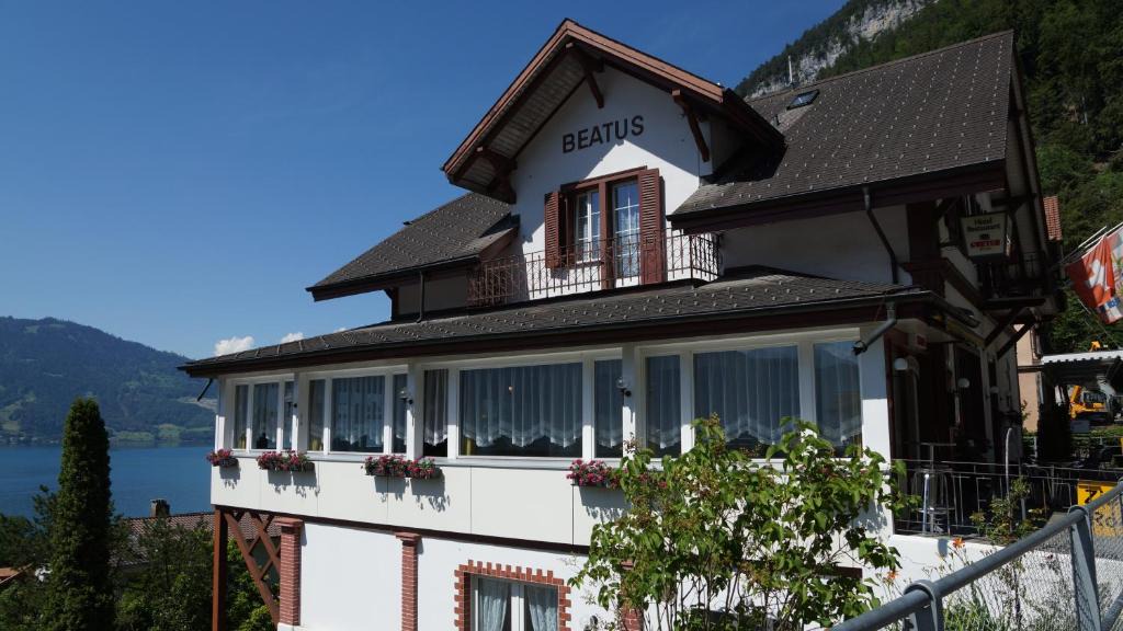 Sundlauenen Hotel | Hotel Beatus