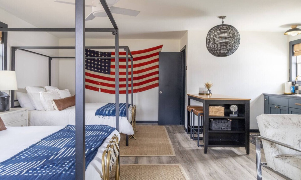 Round Top Hotel | Hotel Bebe | Pool Bungalow | Pool+Fire Pit