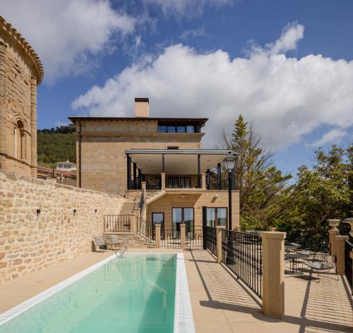 Villamayor de Monjardin Hotel | Hotel Boutique Mirador de Deyo