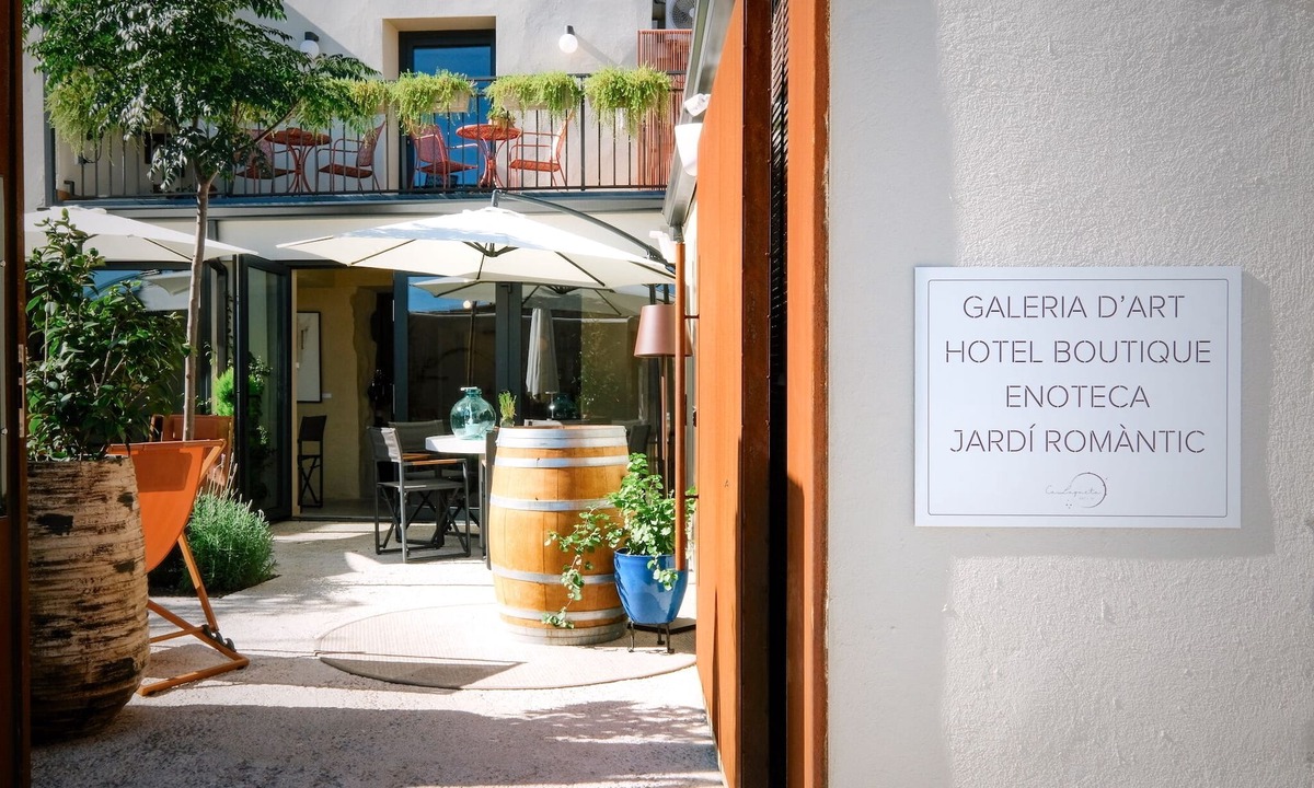 Cervera Hotel | Hotel Boutique CaLagneta - Art i vi