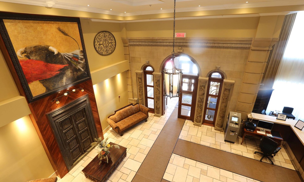 Brossard Hotel | Hotel Brossard, an Ascend Collection Hotel