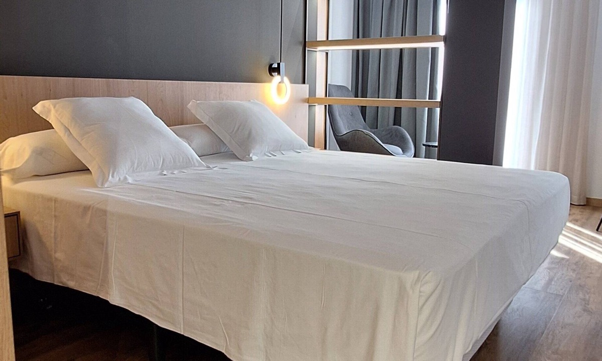 Sant Carles de la Rapita Hotel | Hotel Can Batiste