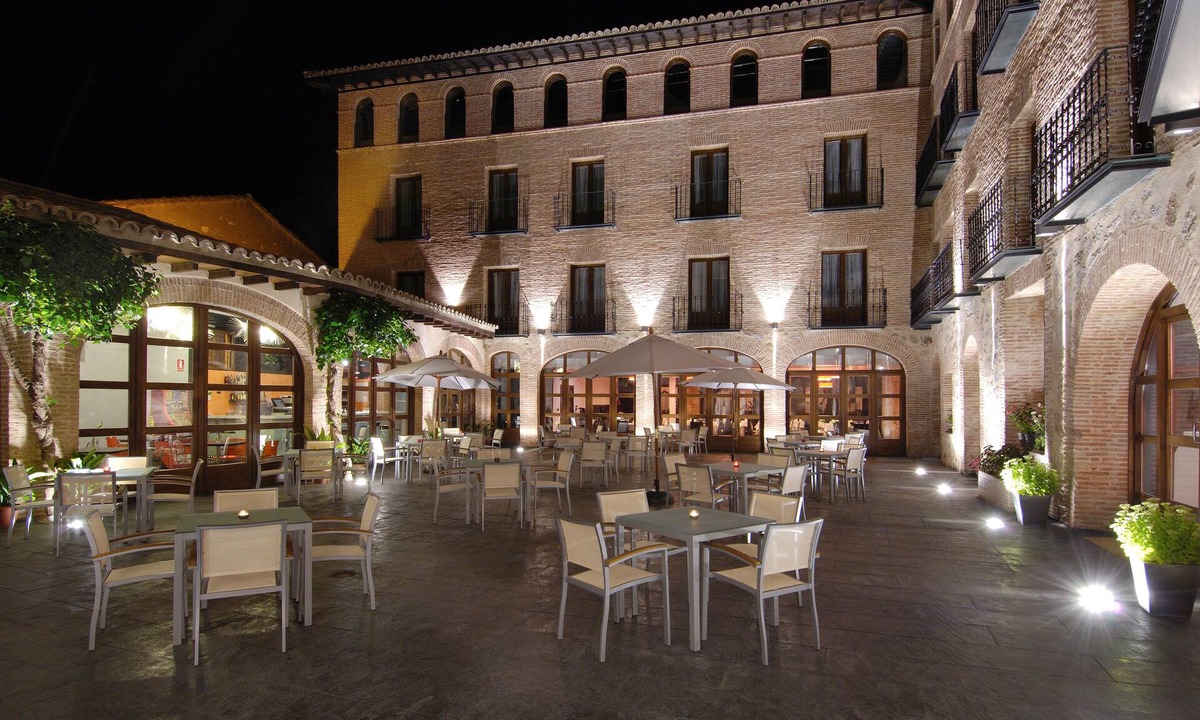 Daroca Hotel | Hotel Cienbalcones