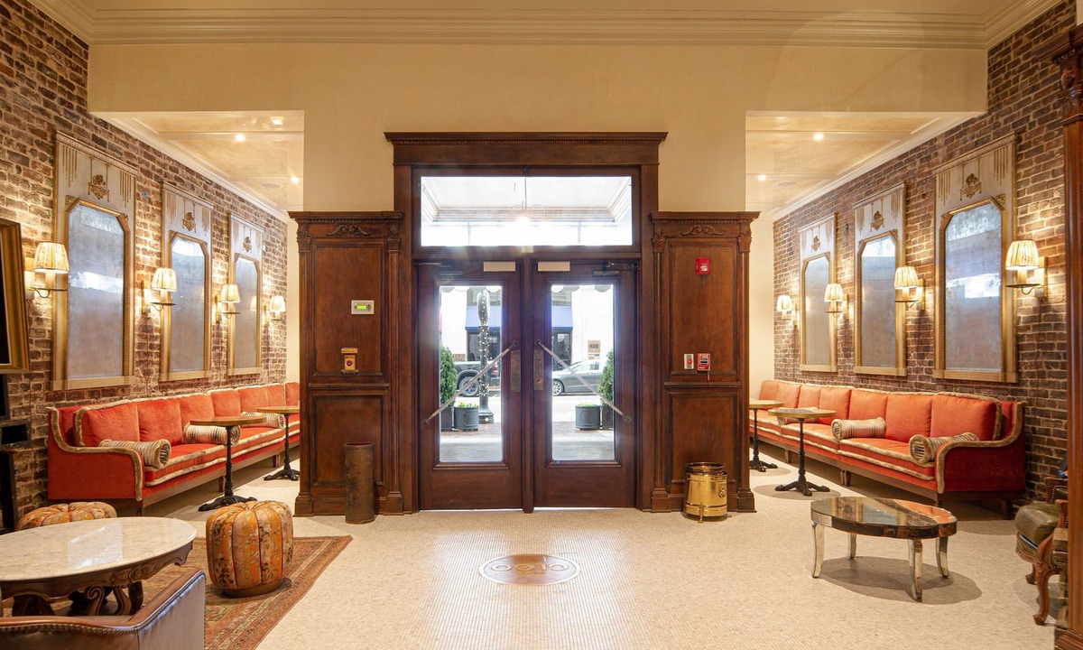 Downtown Knoxville Hotel | Hotel Cleo, Knoxville Downtown, a Tribute Portfolio Hotel