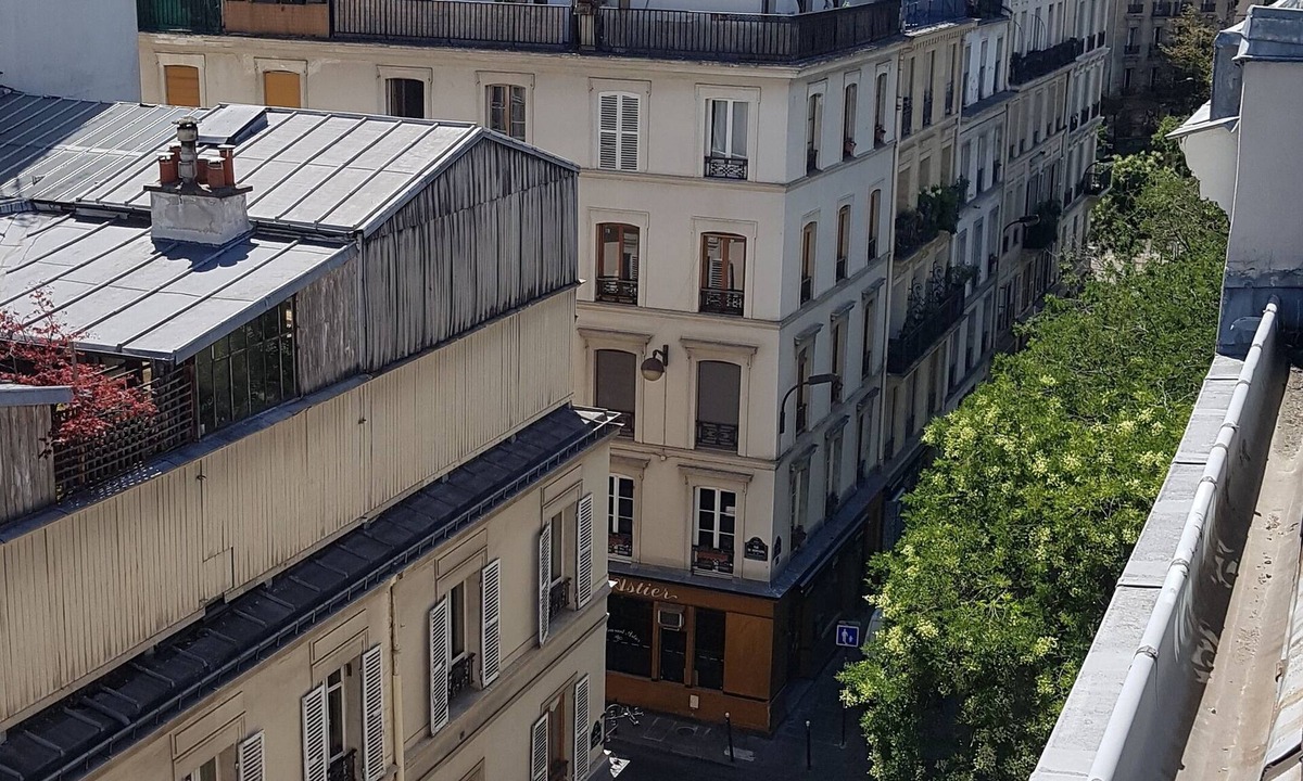 Quartier de la Folie-Mericourt Hotel | Hotel Cosmos