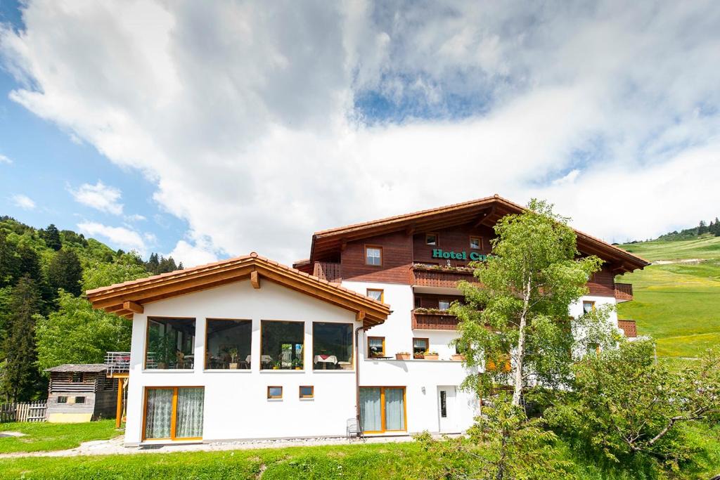 Medel Hotel | Hotel Cuntera