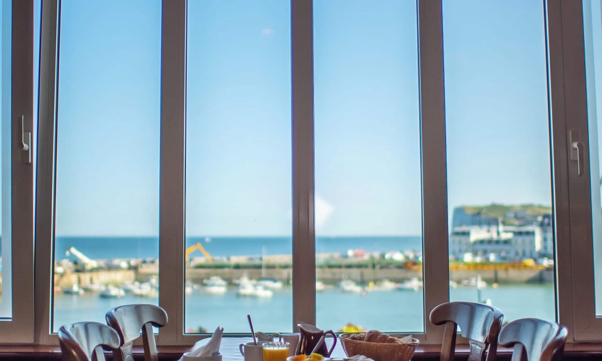 Le Treport Hotel | Hotel De Calais