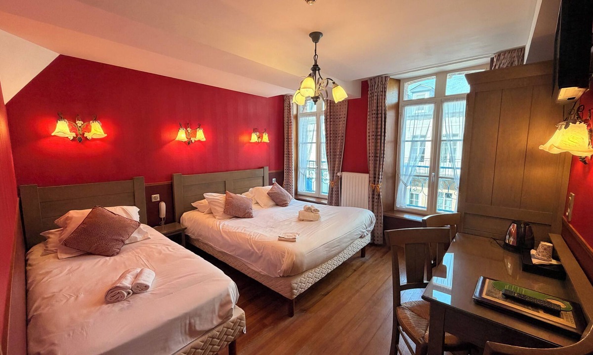 Le Treport Hotel | Hotel De Calais