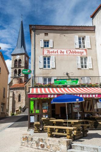 Sauxillanges Hotel | Hotel De L'Abbaye