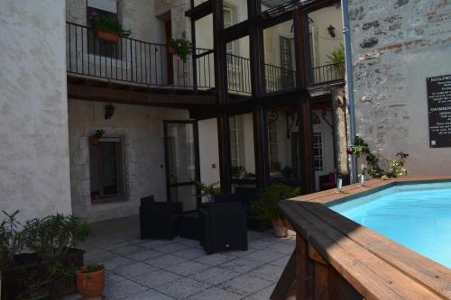 Castelnau-de-Montmiral Hotel | Hotel des Consuls