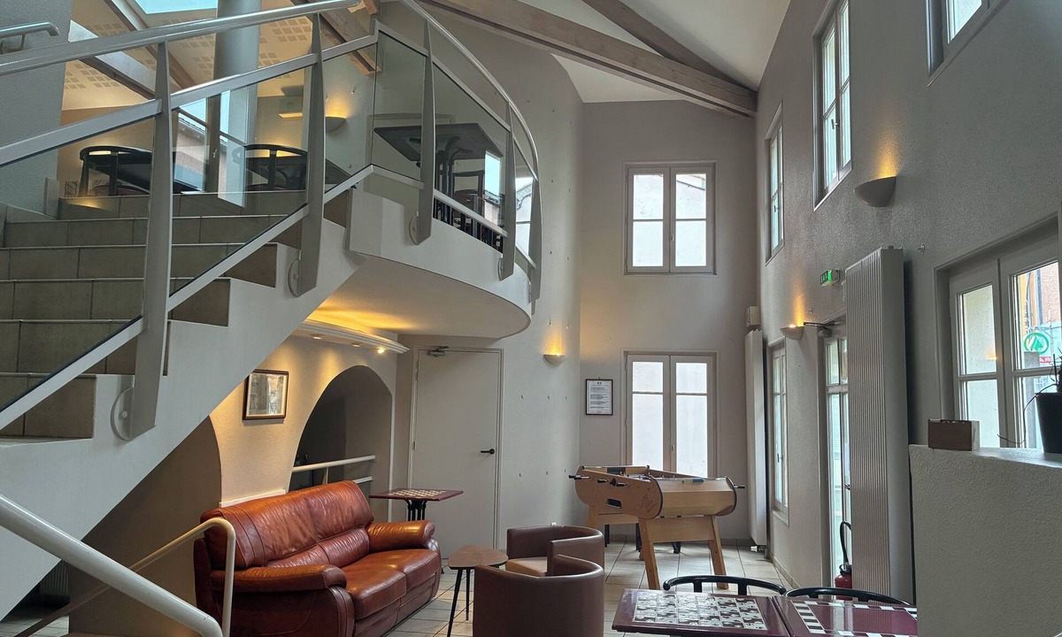 Volvic Hotel | Hotel du Commerce