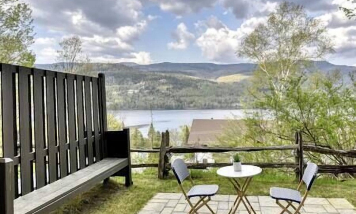 Mont-Tremblant Apartment | Hotel du Lac Tremblant: Cozy Lake View Loft