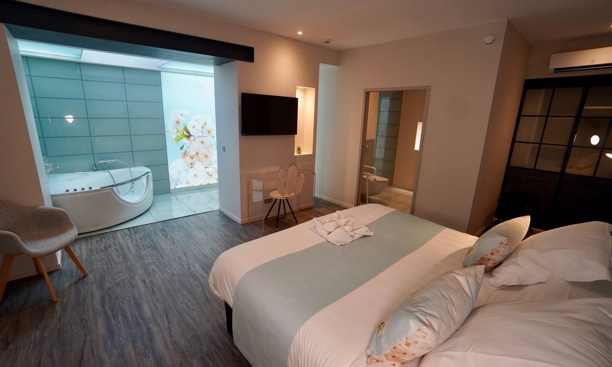 Marmande Hotel | HOTEL DU LION D OR